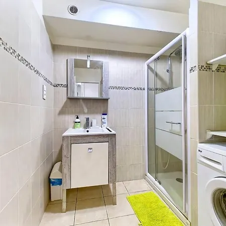 Appartement Superbe Pres De La Gare-clim-wifi-espace Dedie Au Travail